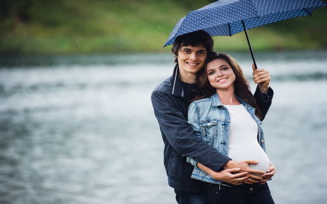 Here Are Some Monsoon Care Tips During Pregnancy